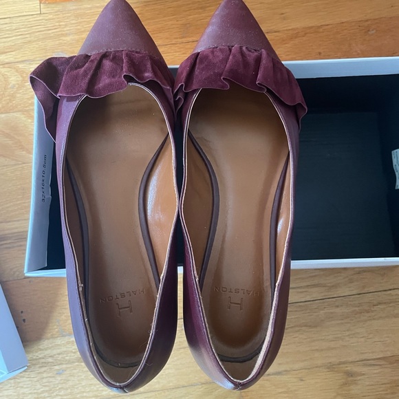Halston Hazel Burgundy/Bordeaux Pointy Toe Flats Size 8 - Picture 5 of 6